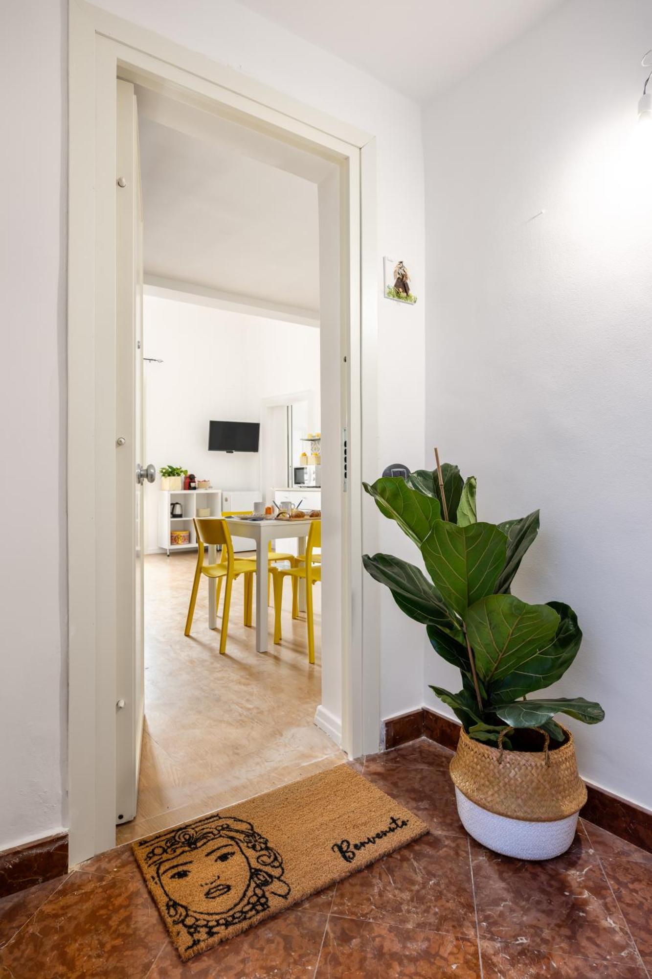 Agata E Rosalia 2 Bedroom Flat At The Quattro Canti Palermo Eksteriør billede