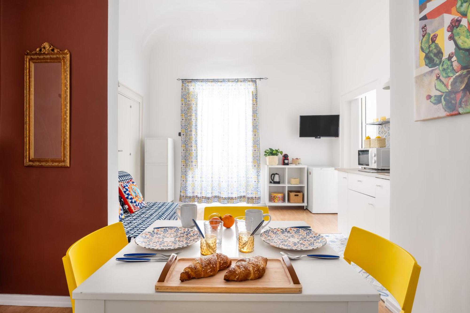 Agata E Rosalia 2 Bedroom Flat At The Quattro Canti Palermo Eksteriør billede