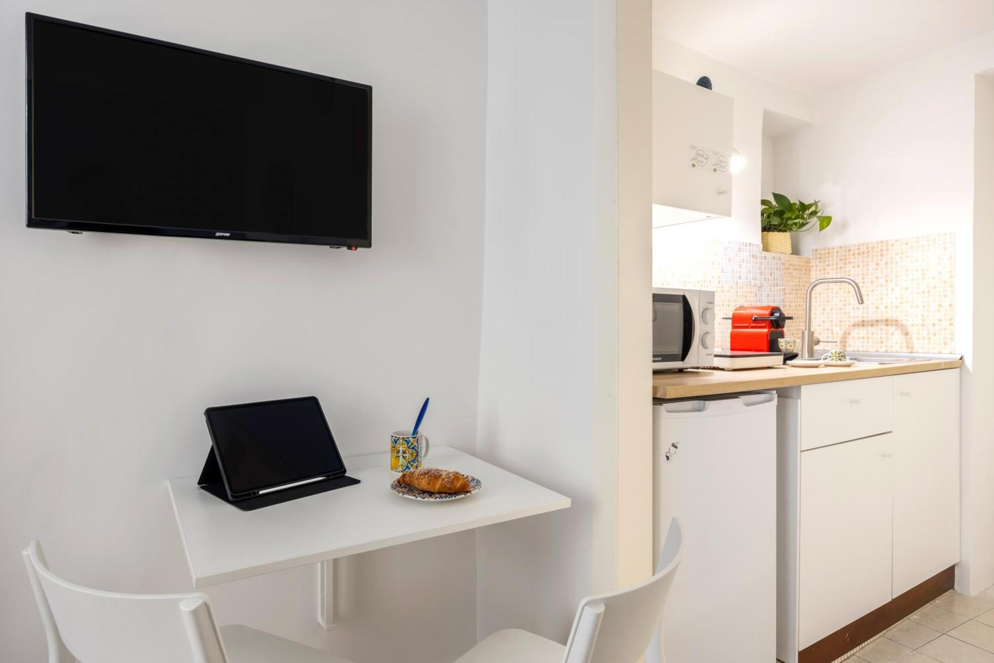 Agata E Rosalia 2 Bedroom Flat At The Quattro Canti Palermo Eksteriør billede